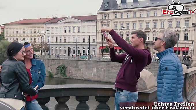 Německé nadržené dívky Lucky Lurro svádějí a šukají šťastného chlapa