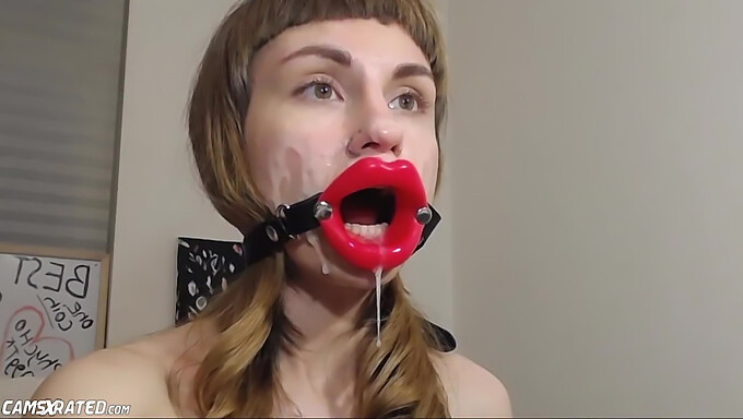 Wild oral skills with a huge sex toy on webcam