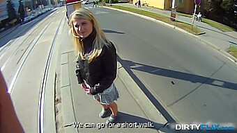 Kelly Candy, Blondinka Srčka, Doživi Trojček Na Prostem V Amaterskem Najstniškem Videu