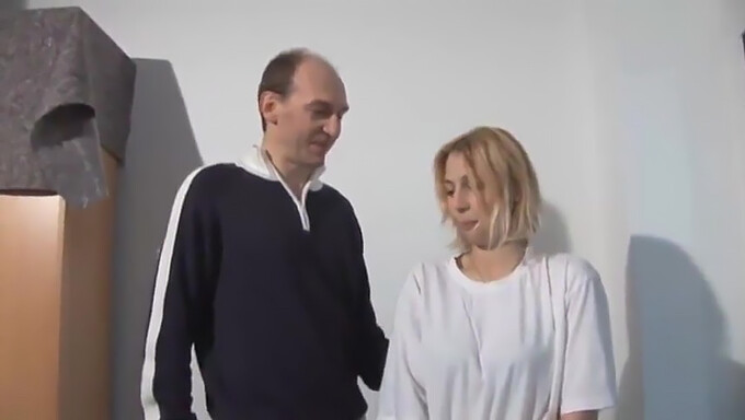 Daddy helps his teenage daughter with her decorating stress in Brazil