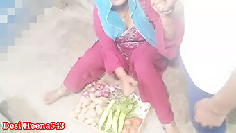 Indian Housewife Gets Her Vegetables Delivered And Receives A Handjob From The Delivery Man