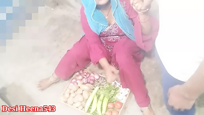 Suri rumah India menerima sayur-sayuran dan handjob dari lelaki penghantar