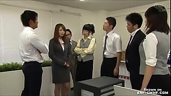 Humiliation De Femmes Japonaises En Milieu Corporatif