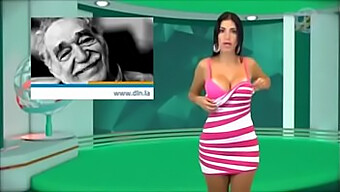 Bella Venezuelana Con Curve Che Cercano Piacere