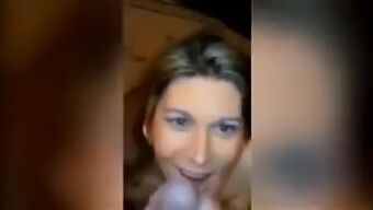 Blowjob keluarga amatur dengan seorang MILF!