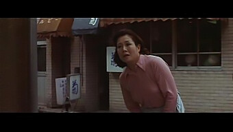 ดอกไม้และงู (1974): ความอับอายและความสุข