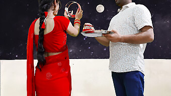 A Primeira Celebração De Karva Chauth De Priya Inclui Um Encontro Apaixonado E Prazer Oral Sob O Céu Aberto.