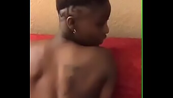 Negra recebe sexo anal