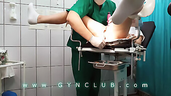 Fesselclub Im Büro Des Arztes: Orgasmus Des Gyno-Stuhls