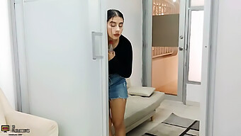 My Stepsister Gives A Good Blowjob To My Stepbrother In Exchange For Interesting Stories - Spanish Porn