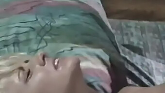 Blowjob Dan Payudara Terbaik: Pelacur Yang Suka Kontol Mendapatkan Kepuasan