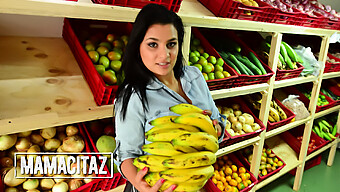 Rencontre Sensuelle - Jeune Beauté Colombienne Prise Sur Le Marché Et Passionnément Pénétrée